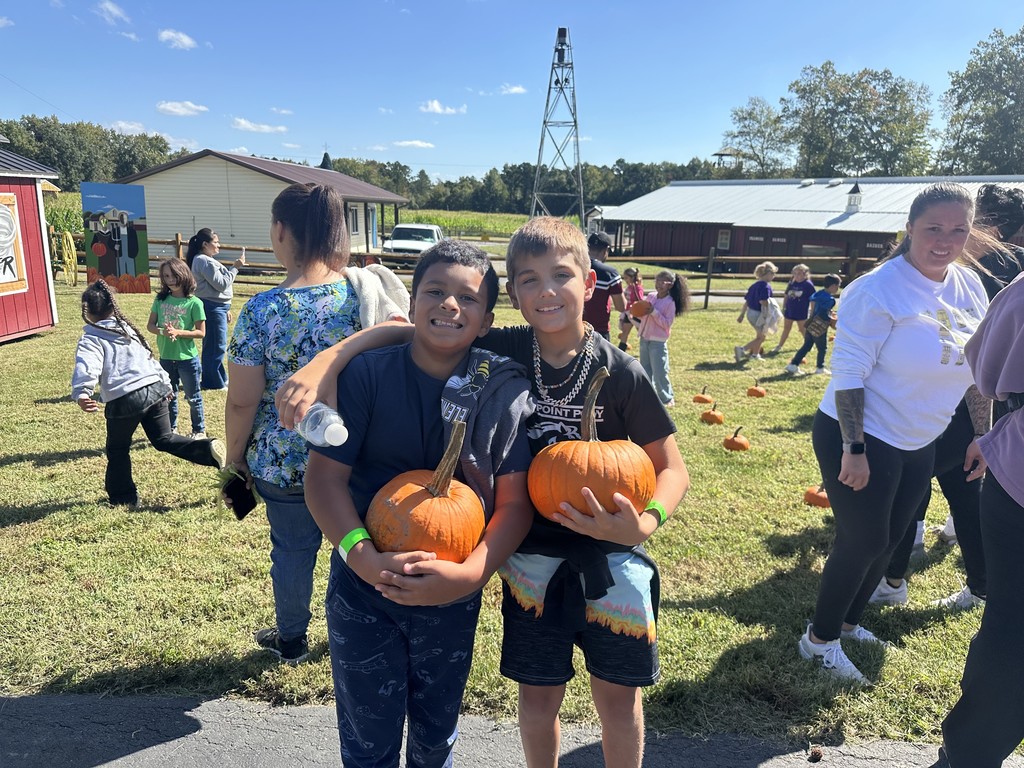 Our third grade students had an amazing field trip yesterday! They picked the perfect pumpkin, explored the corn maze at Kersey Valley, and wrapped up the day enjoying some fun at Creekside Park. It was a day full of laughter, learning, and fall adventures!