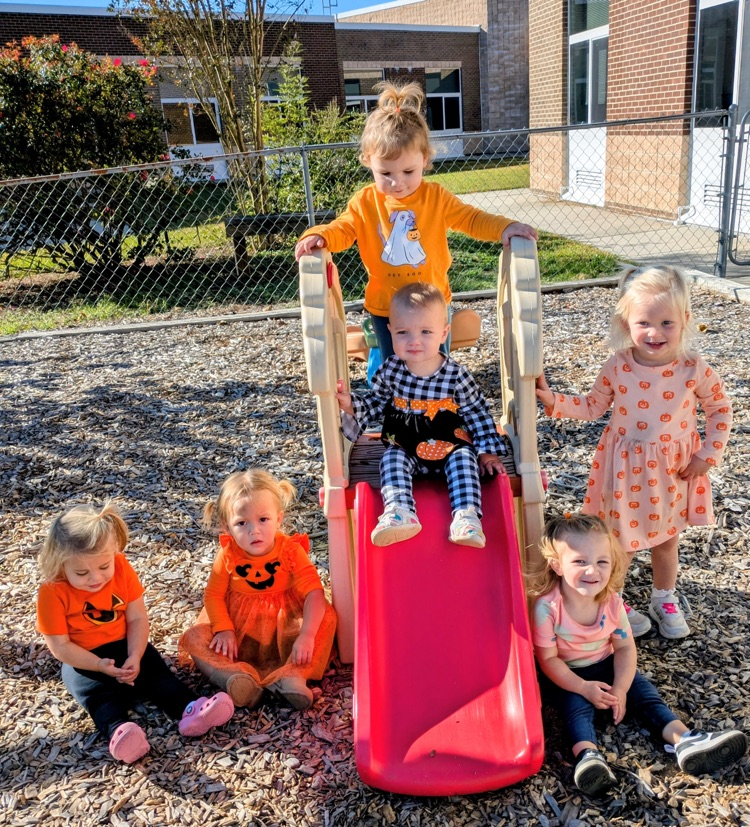 Yesterday, our students came together in orange to celebrate Unity Day! We stood united for kindness, inclusion, and respect, showing that every act of unity makes a difference. 🧡  