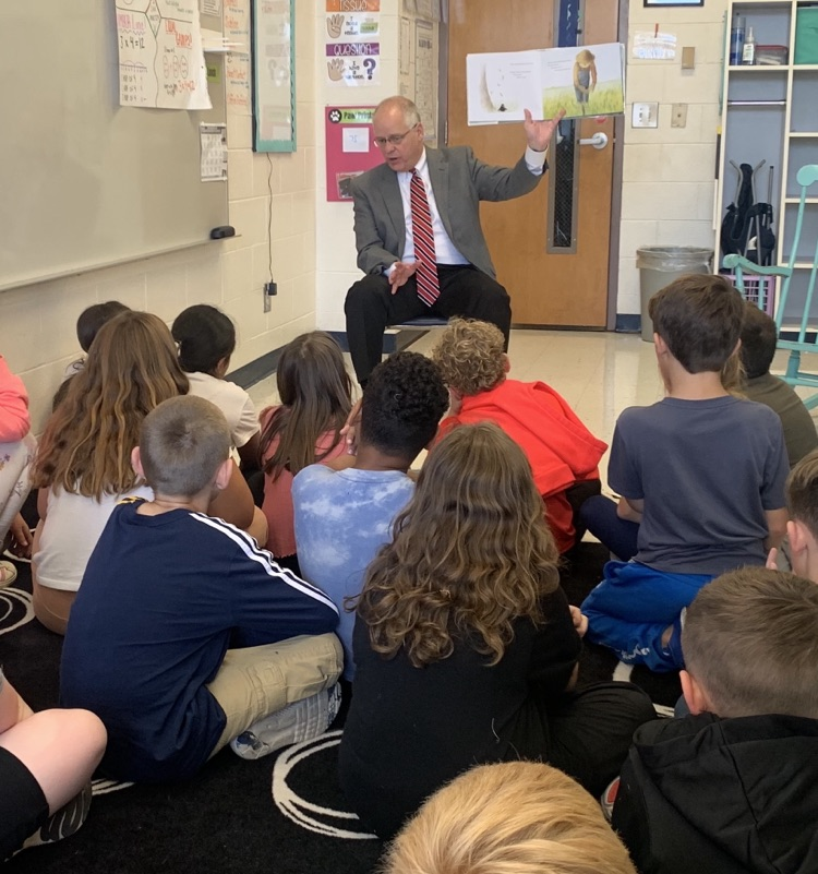 On November 6, Level Cross Elementary welcomed Dr. Stephen Gainey, RCSS Superintendent, who read to Mrs. Chewning’s and Mrs. Petroff’s 2nd grade students and Mrs. Johnson’s 3rd grade students as part of the district’s Leadership Reads program. RCSS leaders help inspire young readers and support literacy in the classroom.