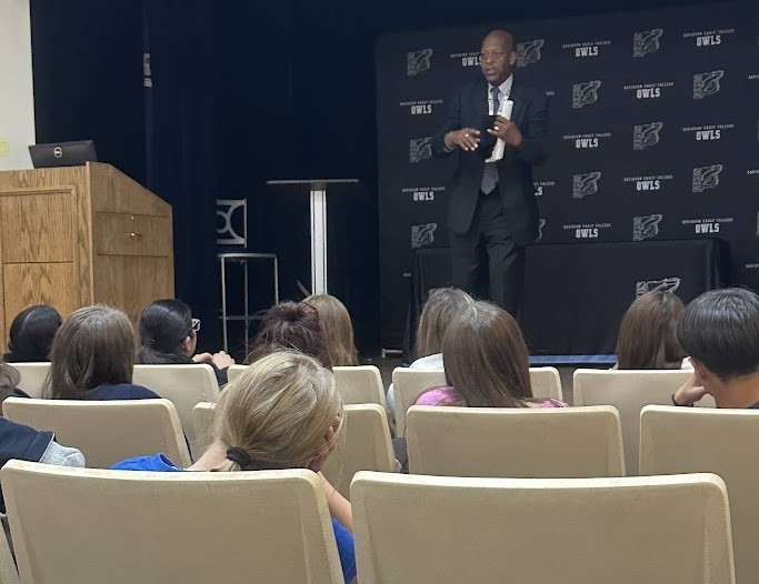 Randleman Middle School 7th-graders toured Davidson-Davie Community College to learn about various opportunities in dental assisting, cosmetology, zoo and aquarium programs, and other health fields. Students learned about the college and career promise courses available in high school, and early college opportunities starting in 9th grade. Students had a chance to explore the gym and fitness center that are available to all students and other amenities.  