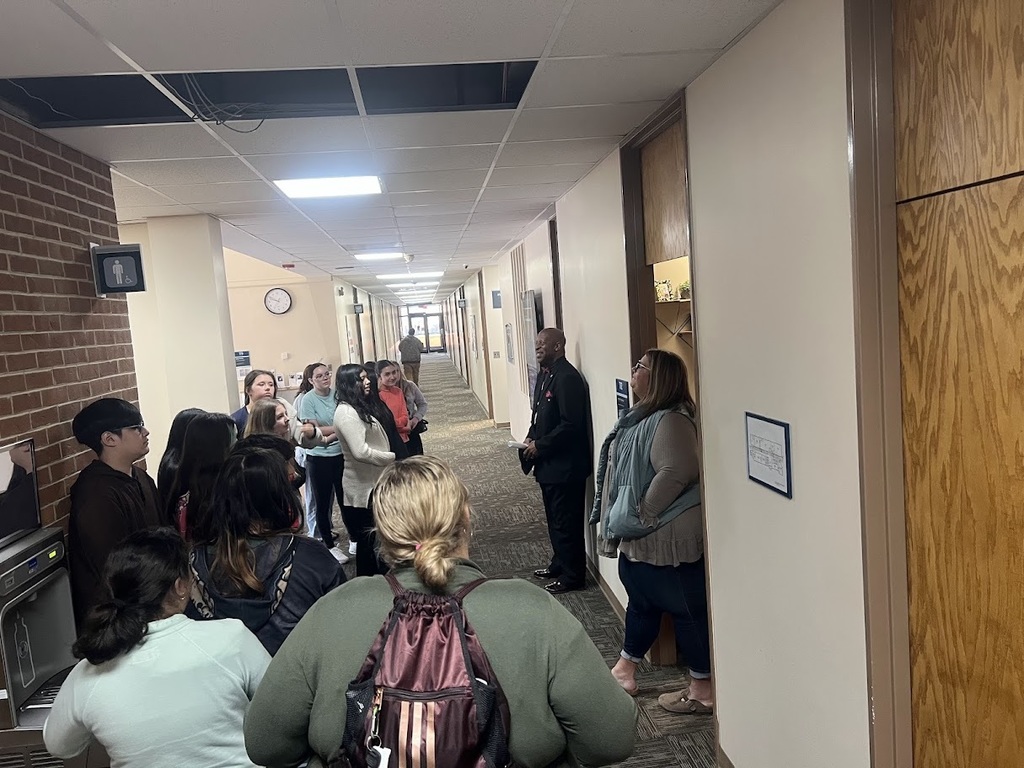 Southeastern Randolph Middle School students toured Davidson Davie Community College to learn about various opportunities in dental assisting, cosmetology, zoo and aquarium programs, and other health related fields. Students learned about the college and career promise courses available in high school and early college opportunities starting in 9th grade. Students had a chance to explore the gym and fitness center that are available to all students.