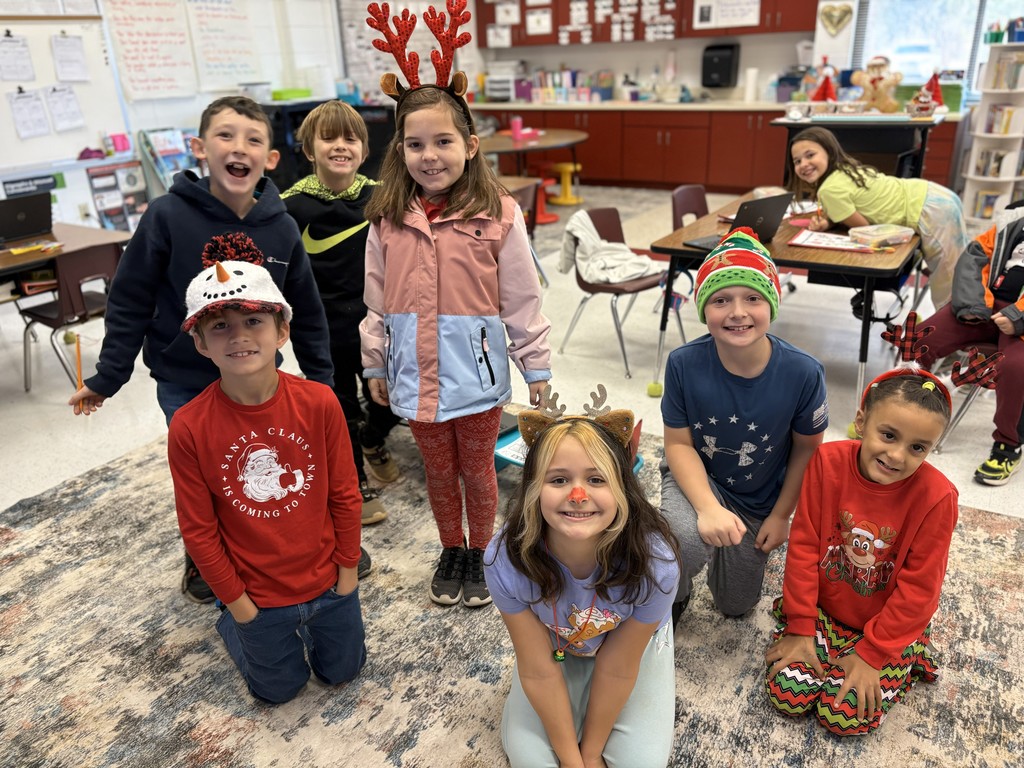 Ms. Diehl's class in their holiday attire.