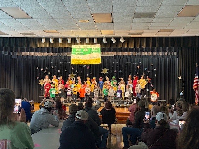 Kindergarten students singing the Letterland song.