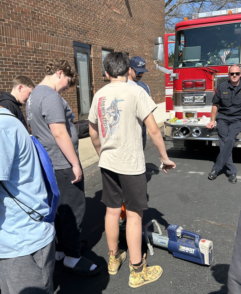 7th-grade students from all 7 Randolph County Middle Schools visited Randolph Community College to explore their course offerings. Students explored welding, automotive, photography, healthcare, and other hands-on stations during their campus tour.