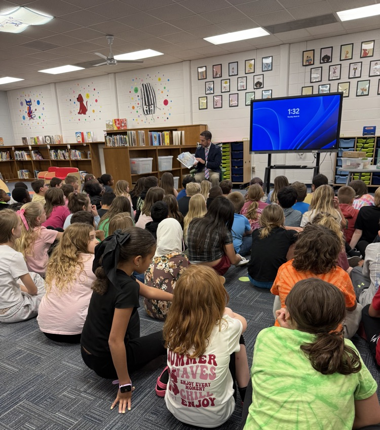 Mr. Grosch read Malala’s Magic Pencil to 3rd Graders this week for Leadership Reads at Trinity Elementary School! Third grade students have recently studied Malala and her story in class. 