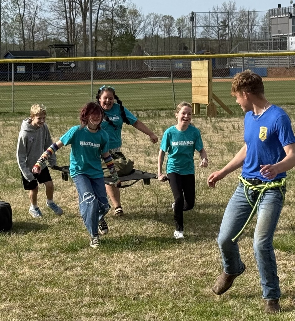 5th graders from Seagrove and Southmont visited SWRHS yesterday. They took part in fun activities from different elective classes to explore careers they might enjoy in the future. Everyone had a great time!