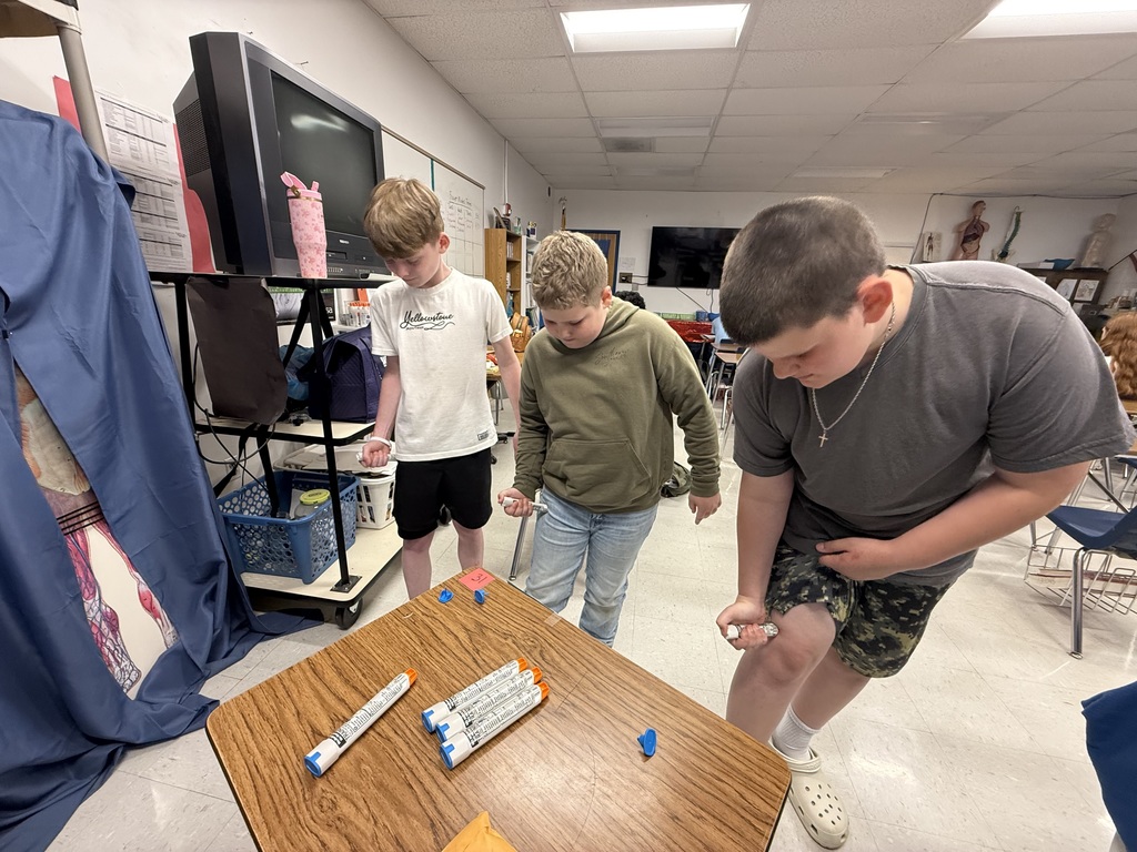 5th graders from Seagrove and Southmont visited SWRHS yesterday. They took part in fun activities from different elective classes to explore careers they might enjoy in the future. Everyone had a great time!