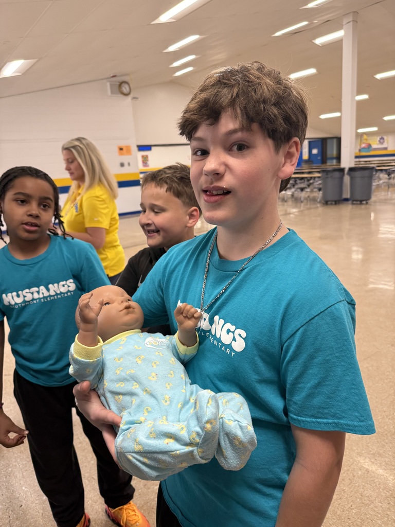 5th graders from Seagrove and Southmont visited SWRHS yesterday. They took part in fun activities from different elective classes to explore careers they might enjoy in the future. Everyone had a great time!