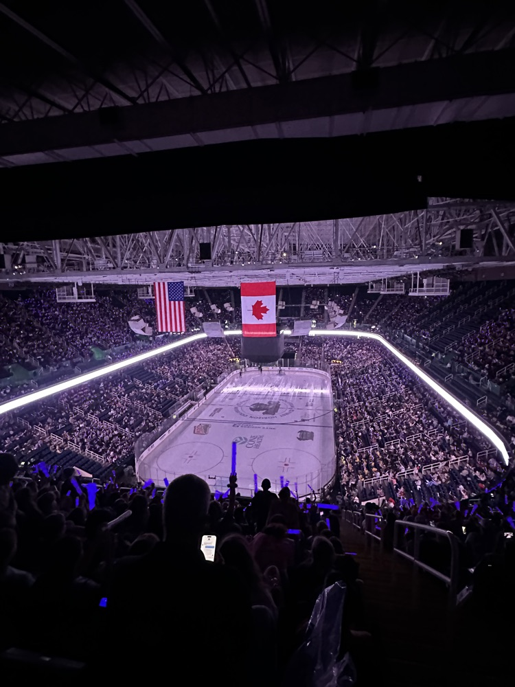 4th grade students had a wonderful field trip to see the Greensboro Gargoyles play today! 🏒 