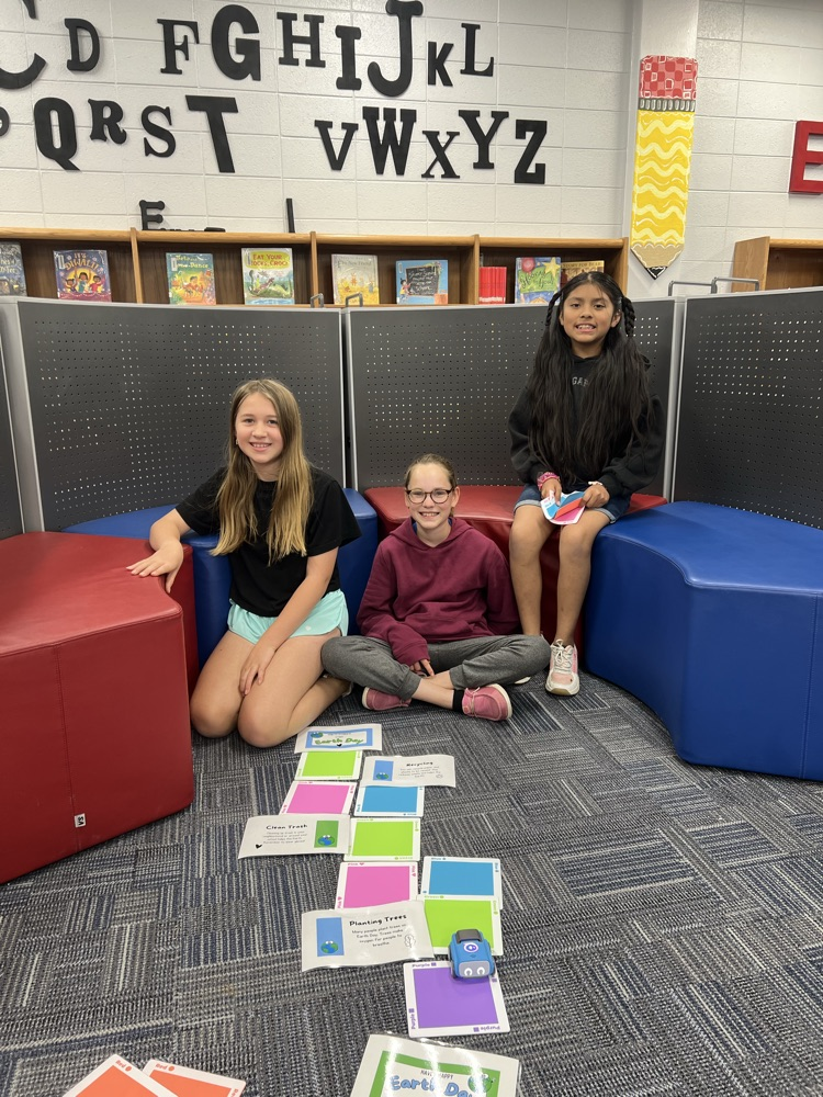 3rd -5th grade students use Indi cars on Earth day