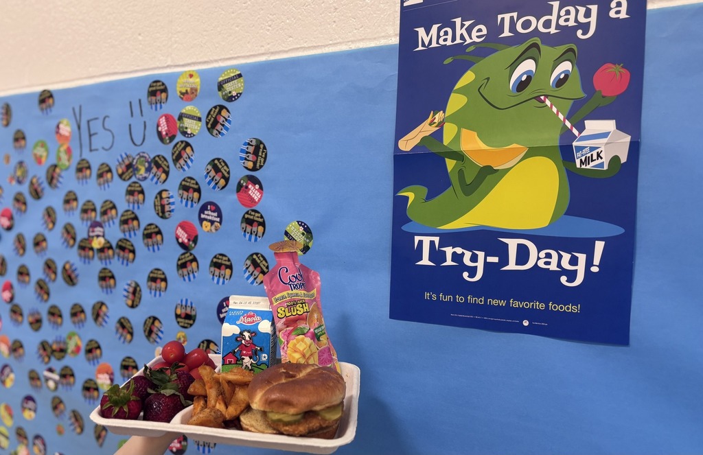 We've been busy! Serving up Farm-to-School NC strawberries from Cottle Farms and Seven Springs 🍓 We've also taste tested crispy chicken taquitos and tropical trio popsicles with students at RMS and SWRMS 🌮🍧New items must pass student taste testing to be added to our menus! #RCSScafereinvented #fillyourtray