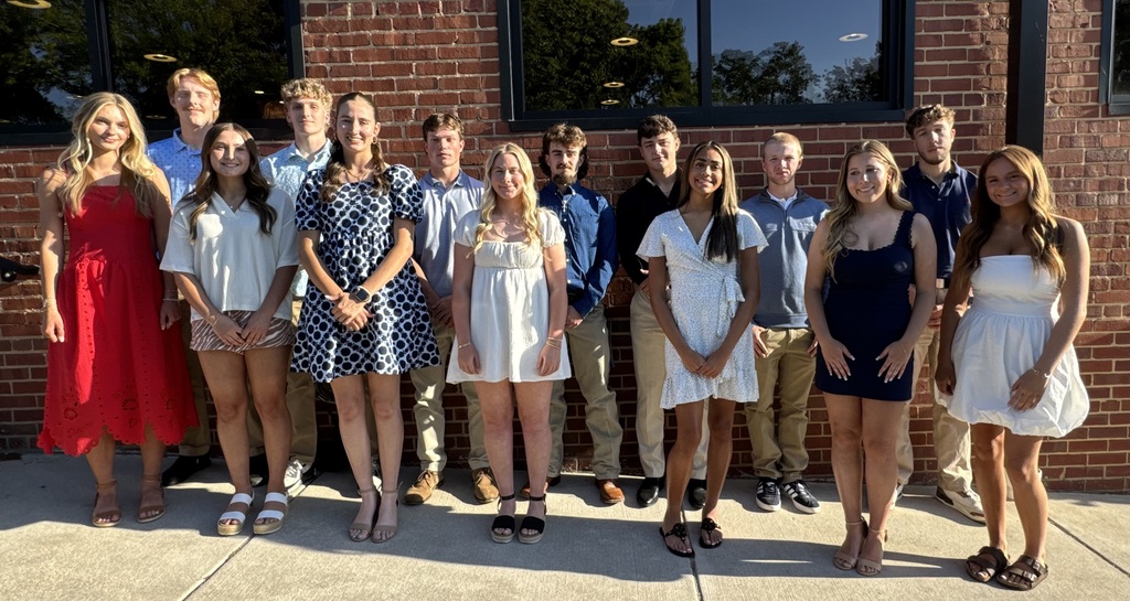 Congratulations to our outstanding senior student-athletes from Asheboro City Schools and Randolph County School System who were awarded scholarships at the Randolph Sports Council Spring Banquet! Held at BlackPowder in Asheboro, the evening featured inspiring words from Mr. Elbert Lassiter, whose decades of leadership in North Carolina athletics reflect true service, integrity, and excellence. We are proud of these students and all they’ve accomplished—best of luck in your next chapter!