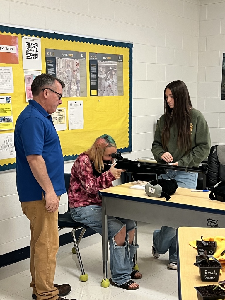 Last week, 5th graders from Tabernacle visited SWR High School's Career and Technical Education classes. They participated in some really cool activities!