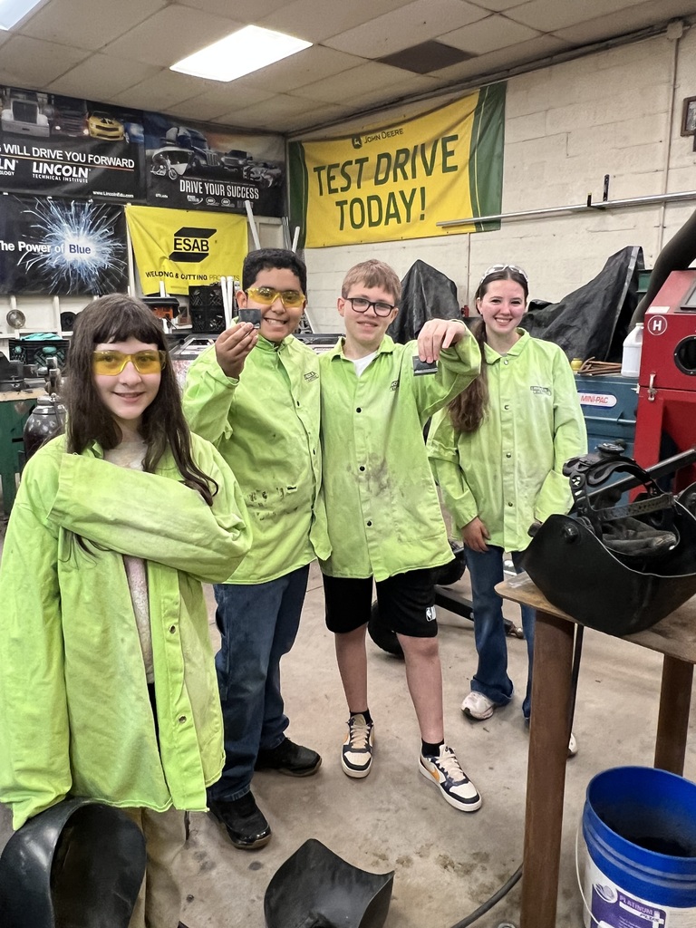 Last week, 5th graders from Tabernacle visited SWR High School's Career and Technical Education classes. They participated in some really cool activities!