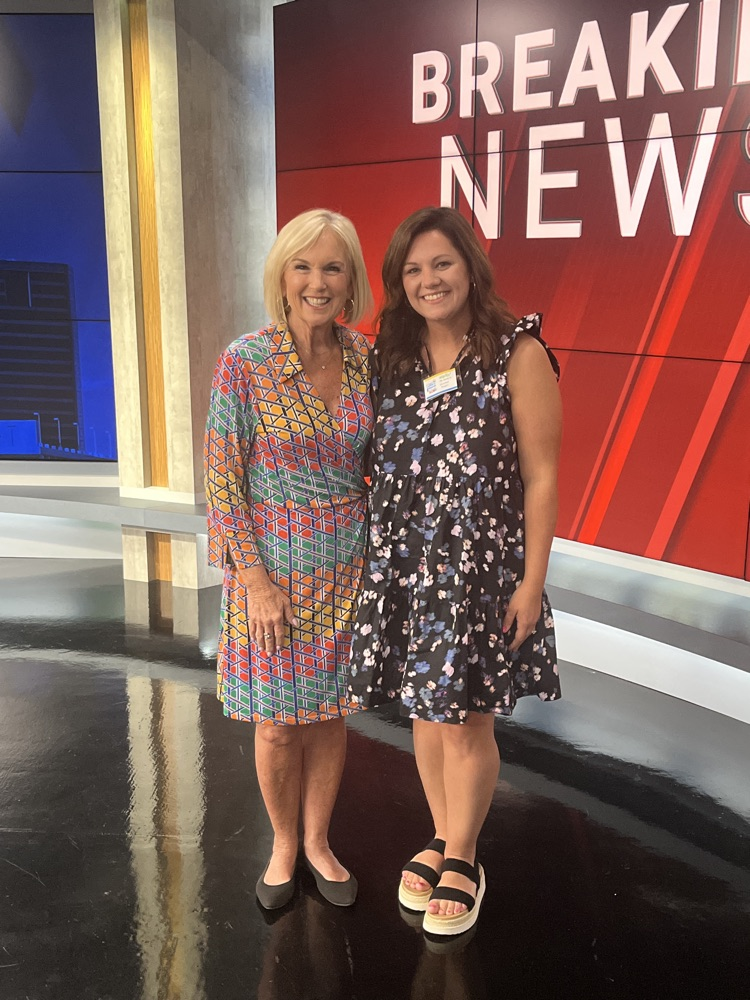 Congratulations to Heather Knight! She attended the Fox 8 Educator of the Week banquet today!  🎉 
