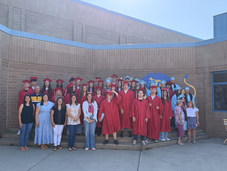 Congrats to the 2026 seniors from Wheatmore and Trinity! They enjoyed walking the halls of their elementary school today! Once a Lion, always a Lion! 🦁