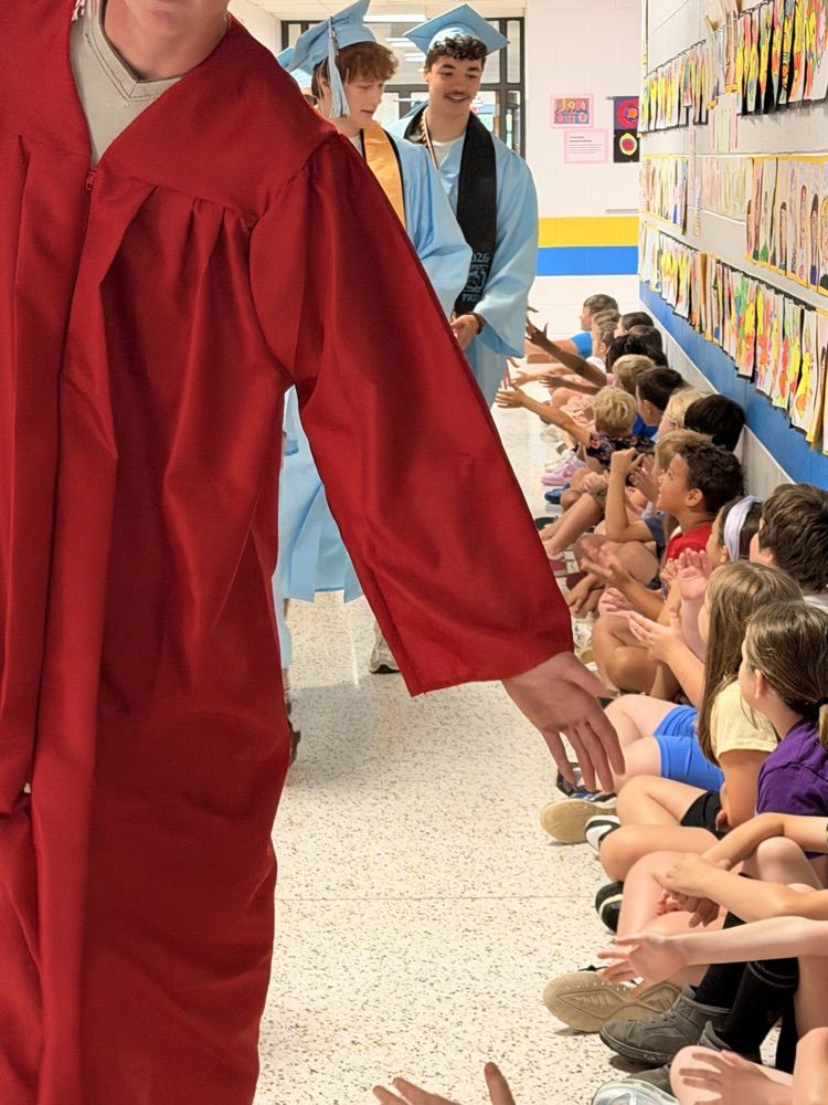 Congrats to the 2026 seniors from Wheatmore and Trinity! They enjoyed walking the halls of their elementary school today! Once a Lion, always a Lion! 🦁