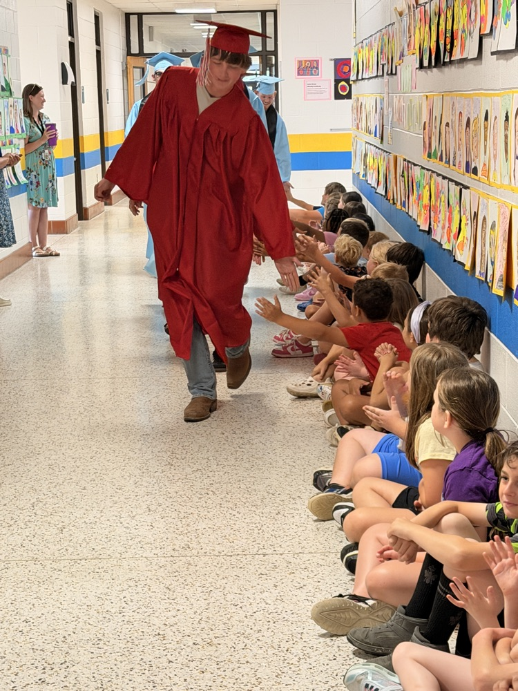 Congrats to the 2026 seniors from Wheatmore and Trinity! They enjoyed walking the halls of their elementary school today! Once a Lion, always a Lion! 🦁