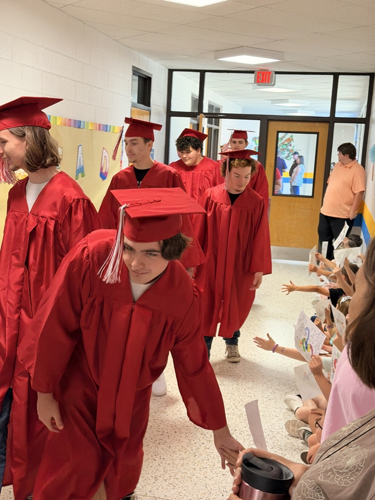 Congrats to the 2026 seniors from Wheatmore and Trinity! They enjoyed walking the halls of their elementary school today! Once a Lion, always a Lion! 🦁