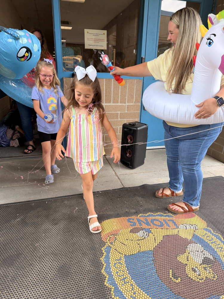 What a fun filled last day of school! Thank you for an amazing year! 🏝️ ☀️ 🐚 😎