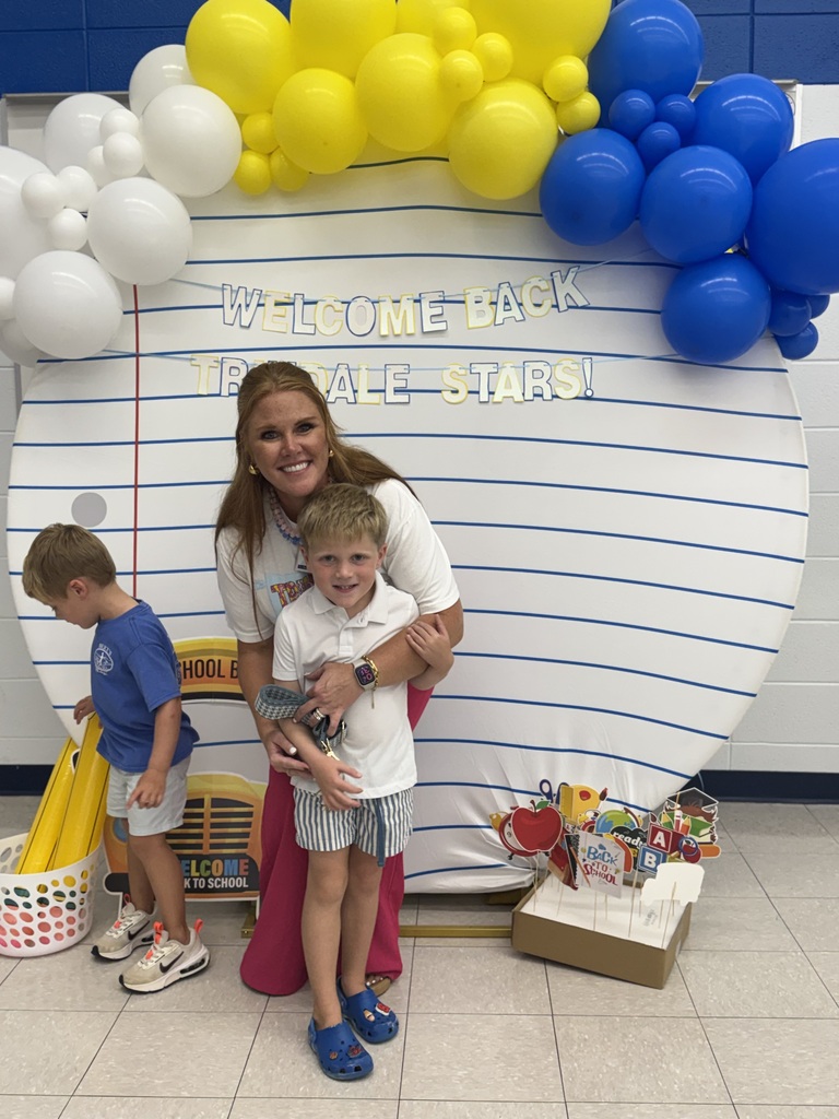 RCSS elementary school open houses were a BIG success on Thursday, August 20!  We can't wait to see everyone back in the building TOMORROW!