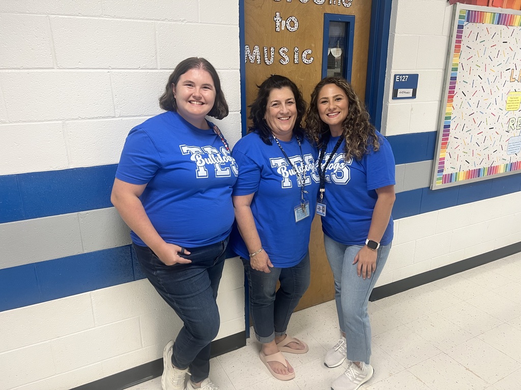 RCSS elementary school open houses were a BIG success on Thursday, August 20!  We can't wait to see everyone back in the building TOMORROW!
