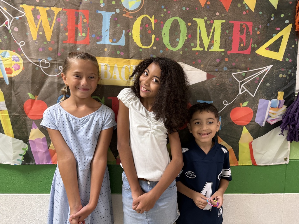 RCSS elementary school open houses were a BIG success on Thursday, August 20!  We can't wait to see everyone back in the building TOMORROW!