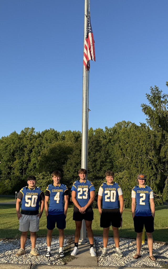 Our Farmer family welcomed our SWRHS football players this morning. They greeted our bus riders and car riders as they came to school. The students absolutely LOVE seeing them when they come to visit. We wish them luck on their game this evening!
