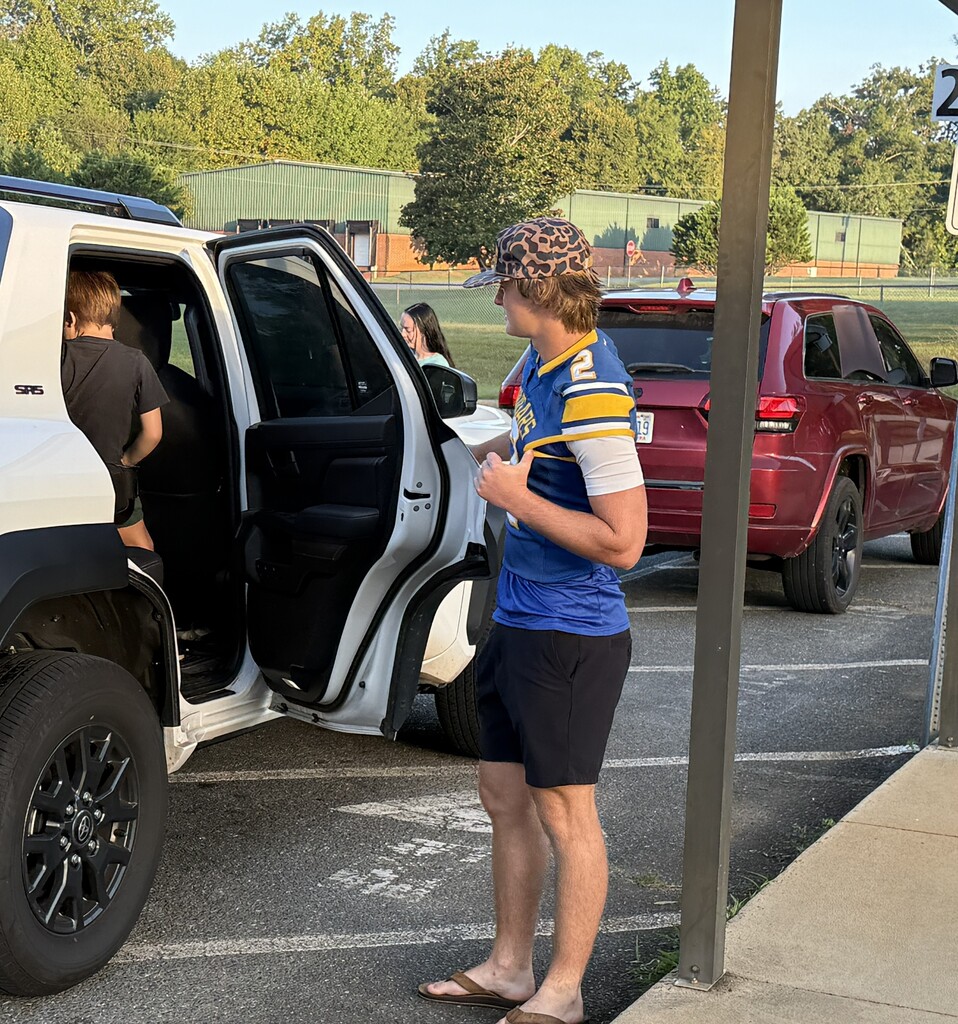 Our Farmer family welcomed our SWRHS football players this morning. They greeted our bus riders and car riders as they came to school. The students absolutely LOVE seeing them when they come to visit. We wish them luck on their game this evening!