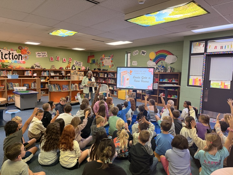 Our K-2 students had a wonderful author visit with Sharron Setzer this morning!  She read her book Louie Gets a New Home and shared all about her dog Louie. 🐶 📕 