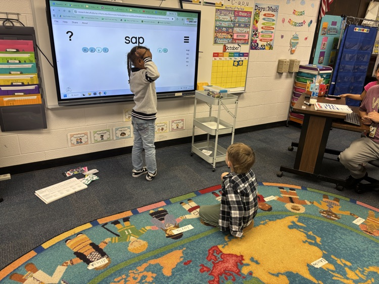building readers at Ramseur Elementary kindergarten