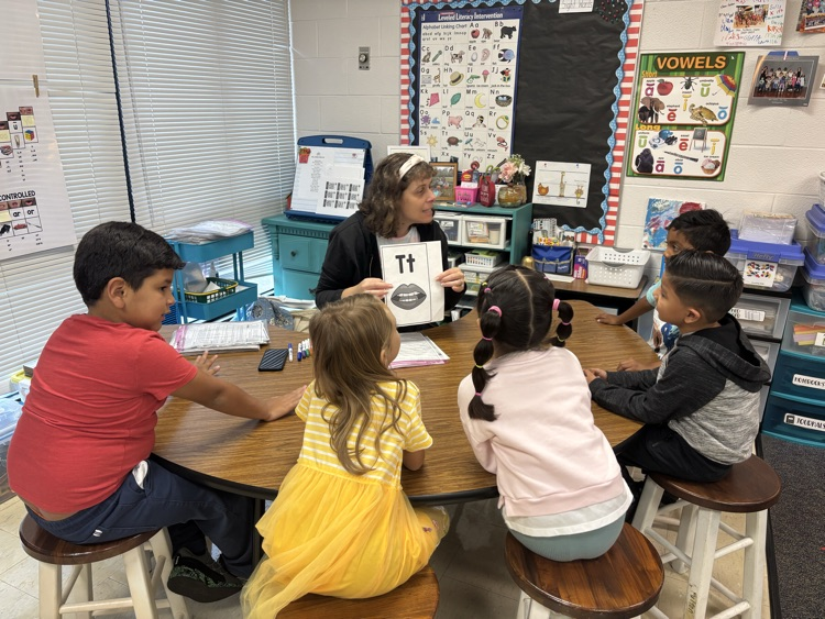 building readers at Ramseur Elementary kindergarten