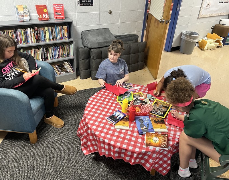 Liberty Students Discover New Reads at Book Tasting Event