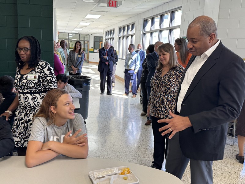 Superintendent Mo Green Visits Southeastern Randolph Middle School
