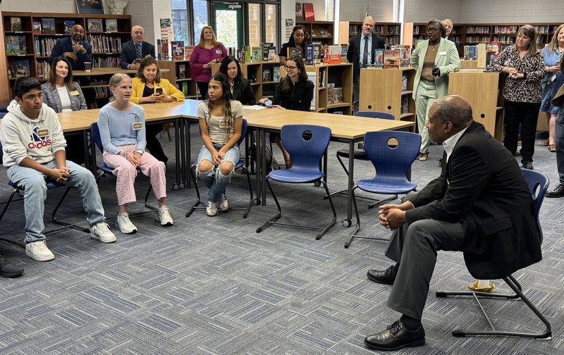 Superintendent Mo Green Visits Southeastern Randolph Middle School