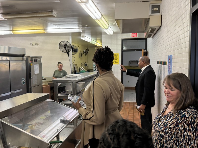 Superintendent Mo Green Visits Southeastern Randolph Middle School