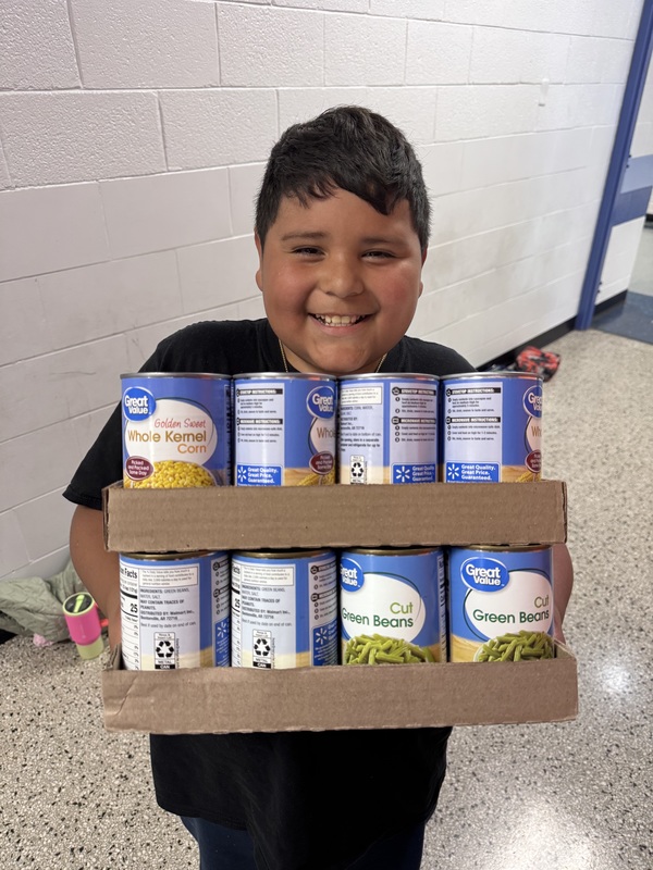 Liberty Bulldogs participate in food drive
