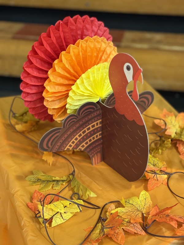 SERMS Art Students Bring Macy’s Parade Spirit to the Hallways