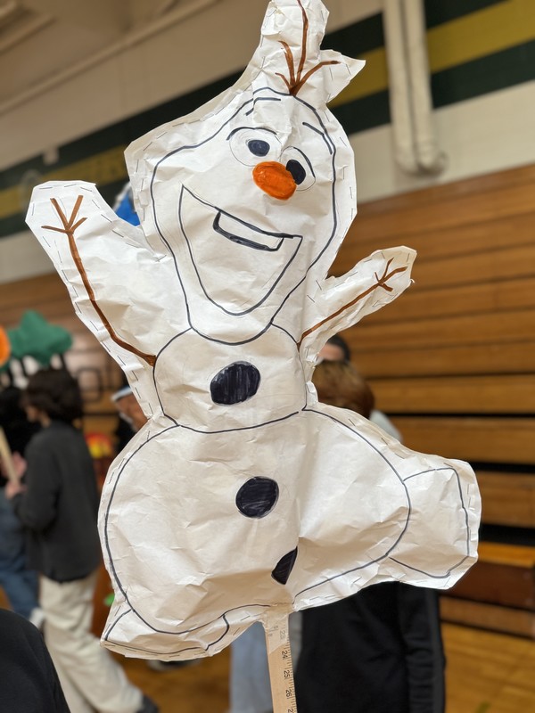SERMS Art Students Bring Macy’s Parade Spirit to the Hallways