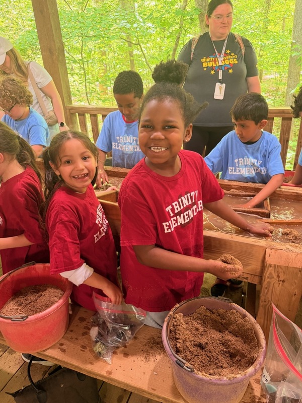 Trinity Elementary First Grade Field Trip to Dan Nicholas Park