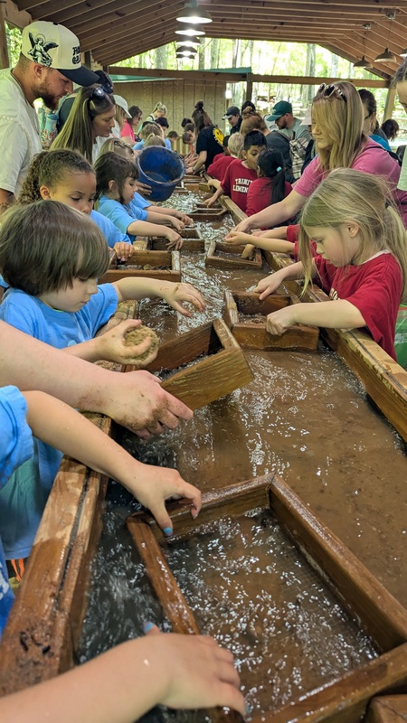 Trinity Elementary First Grade Field Trip to Dan Nicholas Park