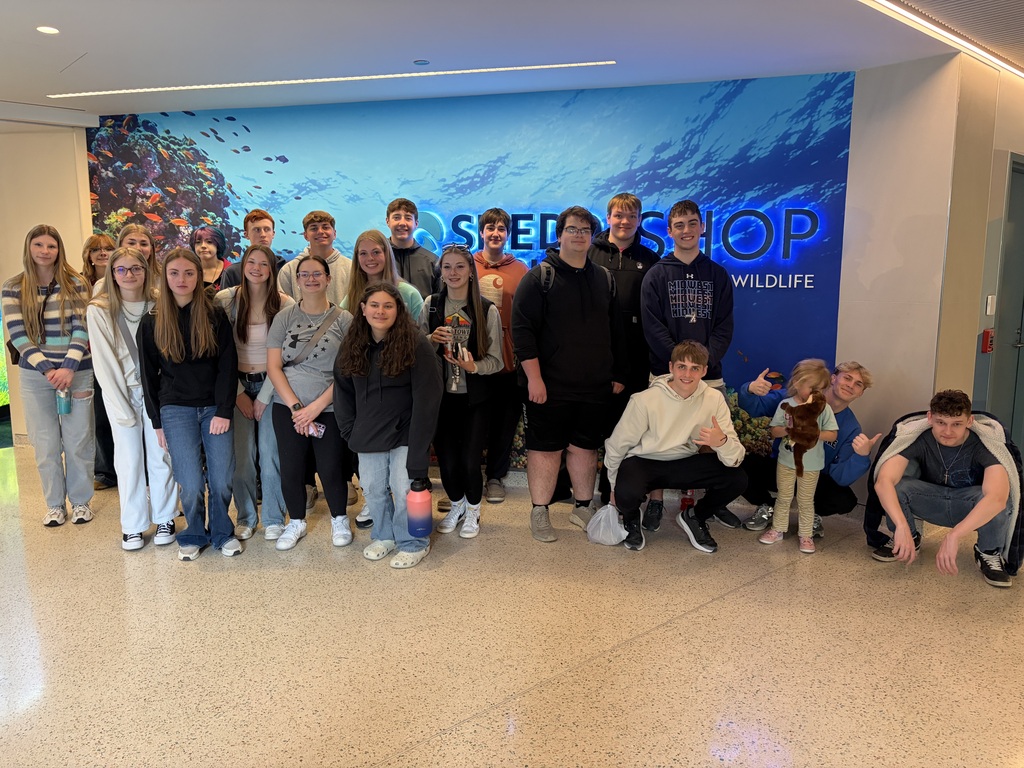 Zoology and American Wilderness Science classes recently took a trip to the Shedd Aquarium in Chicago!