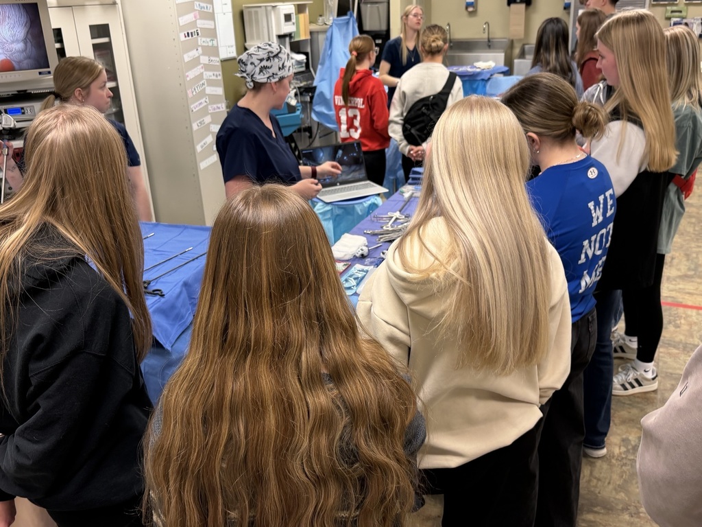 surgical tech demonstration to students