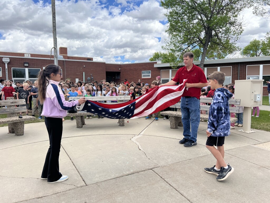 Floding the flag