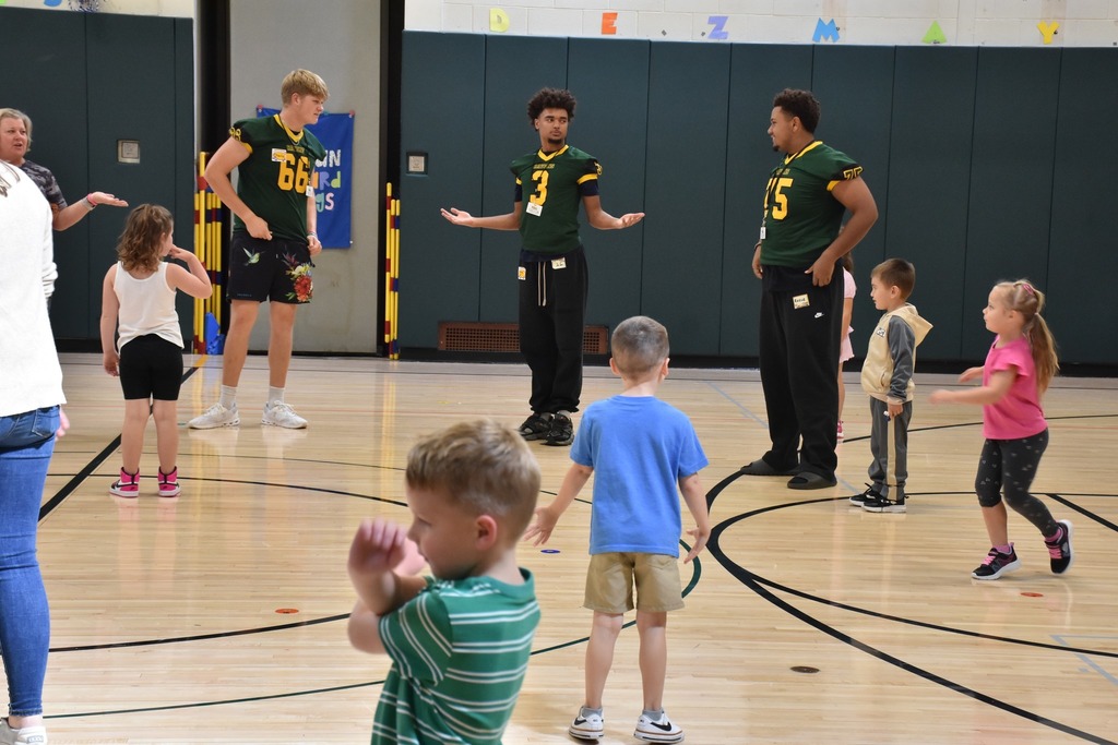 RCS Football Players Lend a Hand at A.W. Becker – 2025