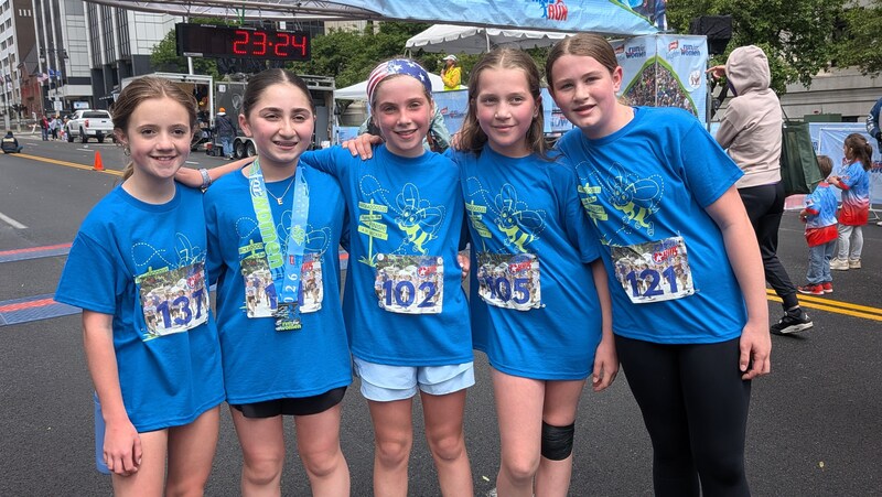 A big thank you goes to the AWB PTA for generously funding the club t-shirts and to Karen Waddingham for making the shirts!    Well done, Wackadoodles! Way to go flying to the finish!