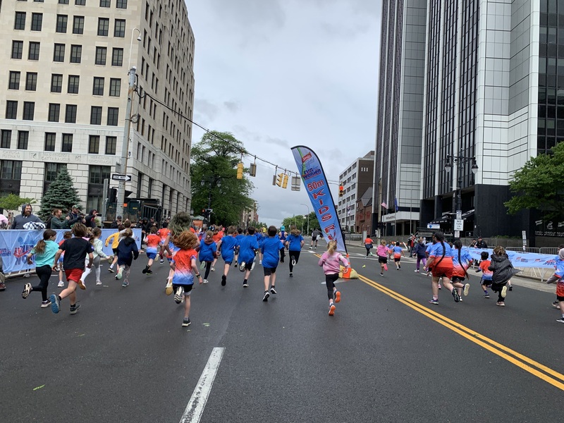 A big thank you goes to the AWB PTA for generously funding the club t-shirts and to Karen Waddingham for making the shirts!    Well done, Wackadoodles! Way to go flying to the finish!