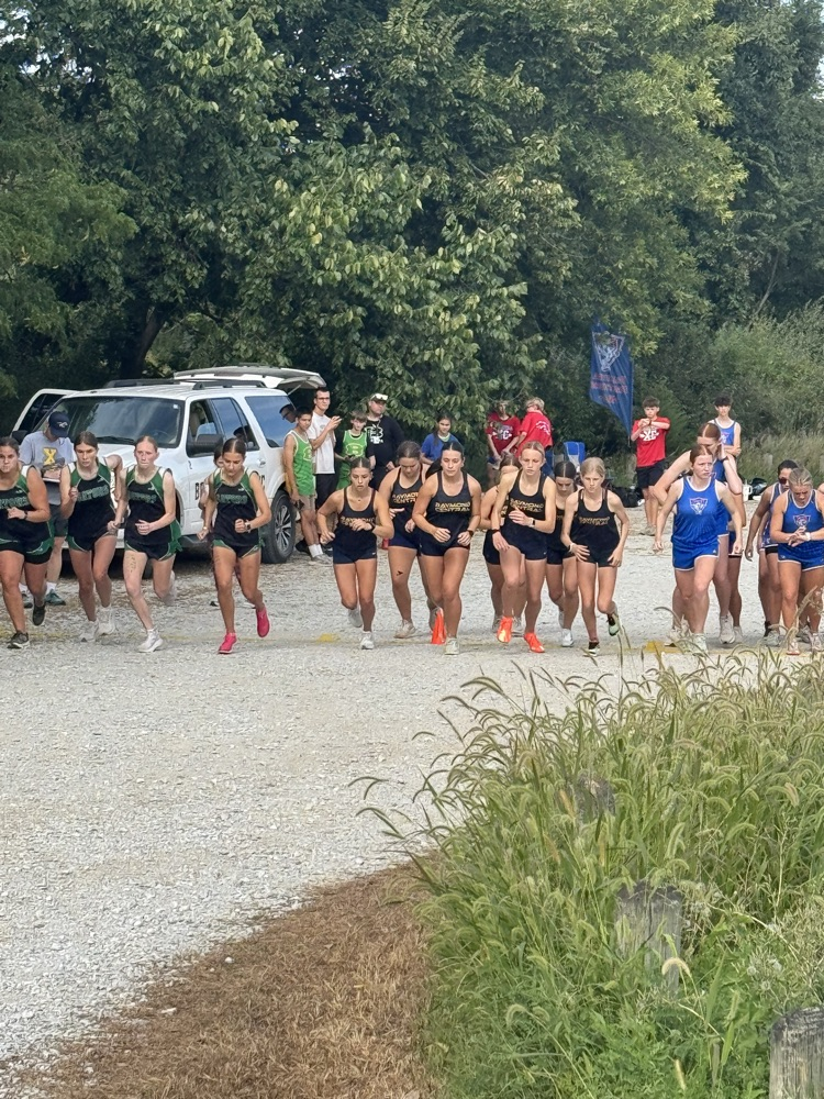 Girls race start