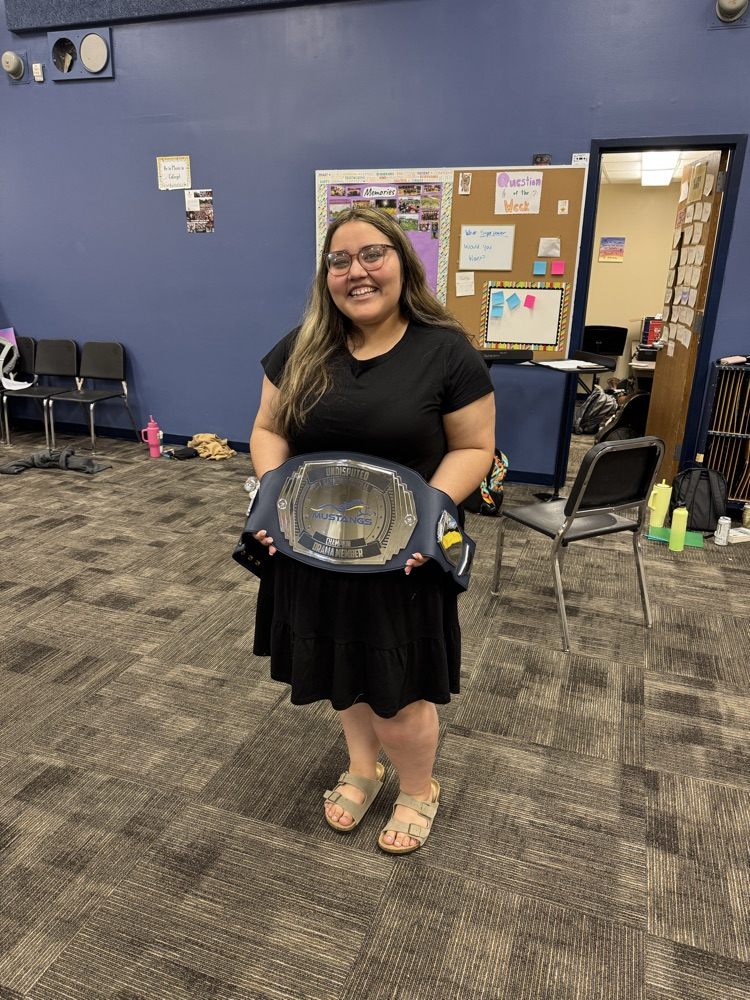Drama Champion August - Nicole Evans