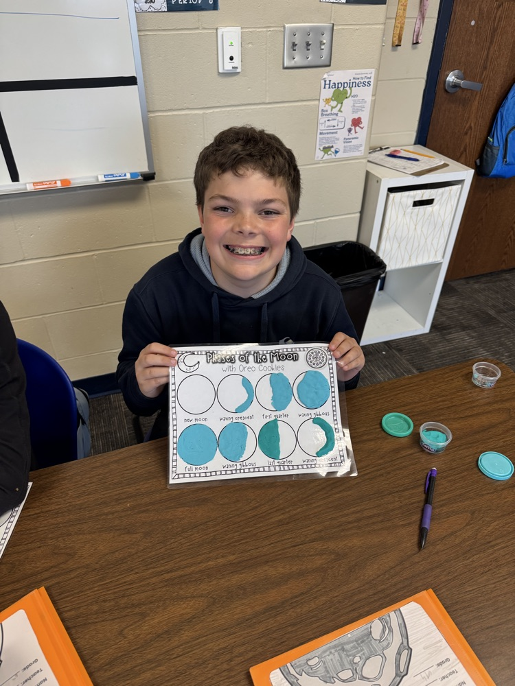 Mrs.Dowding’s Science Class and Moon Phases with Play Doh